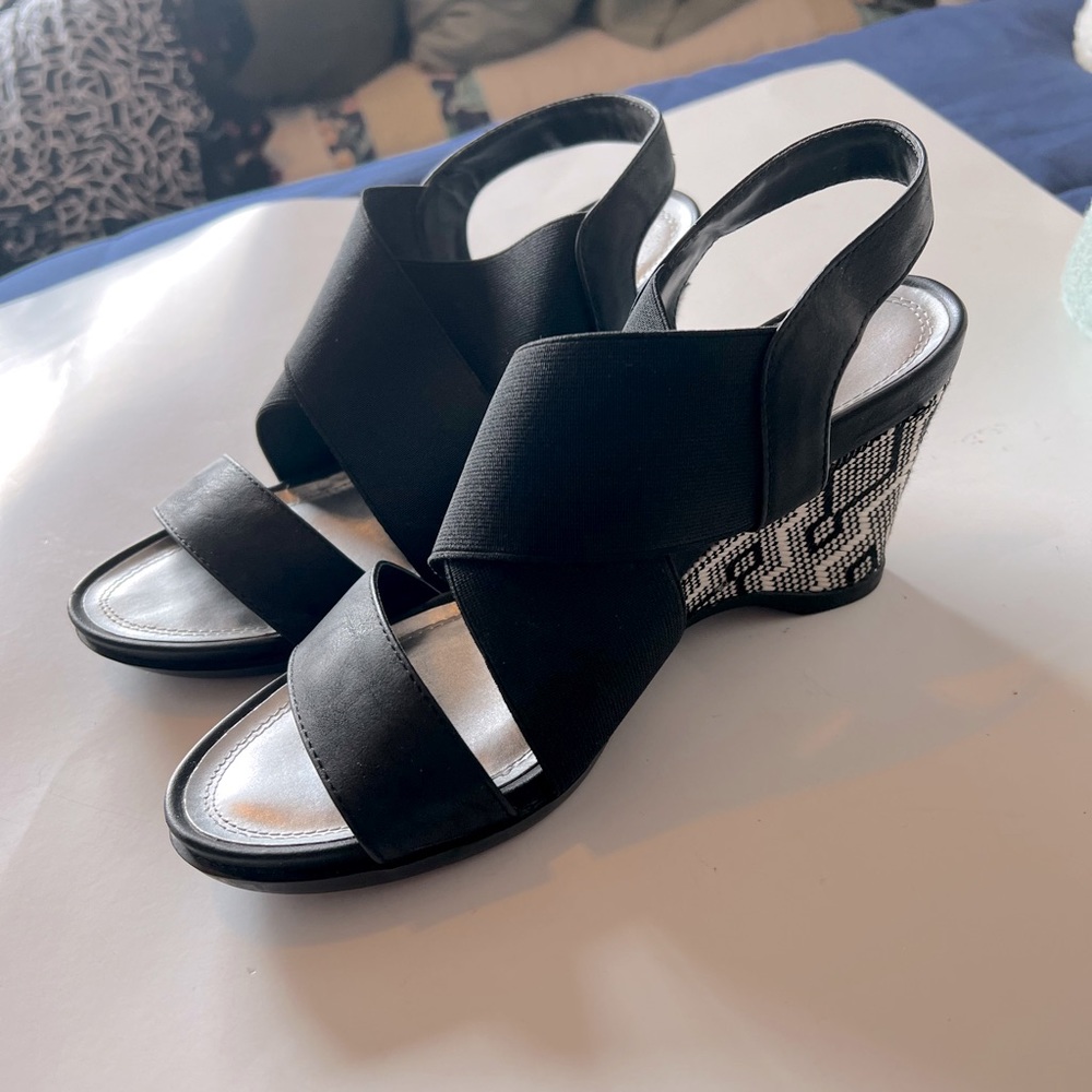New Impo stretch black 3” heels-size 7